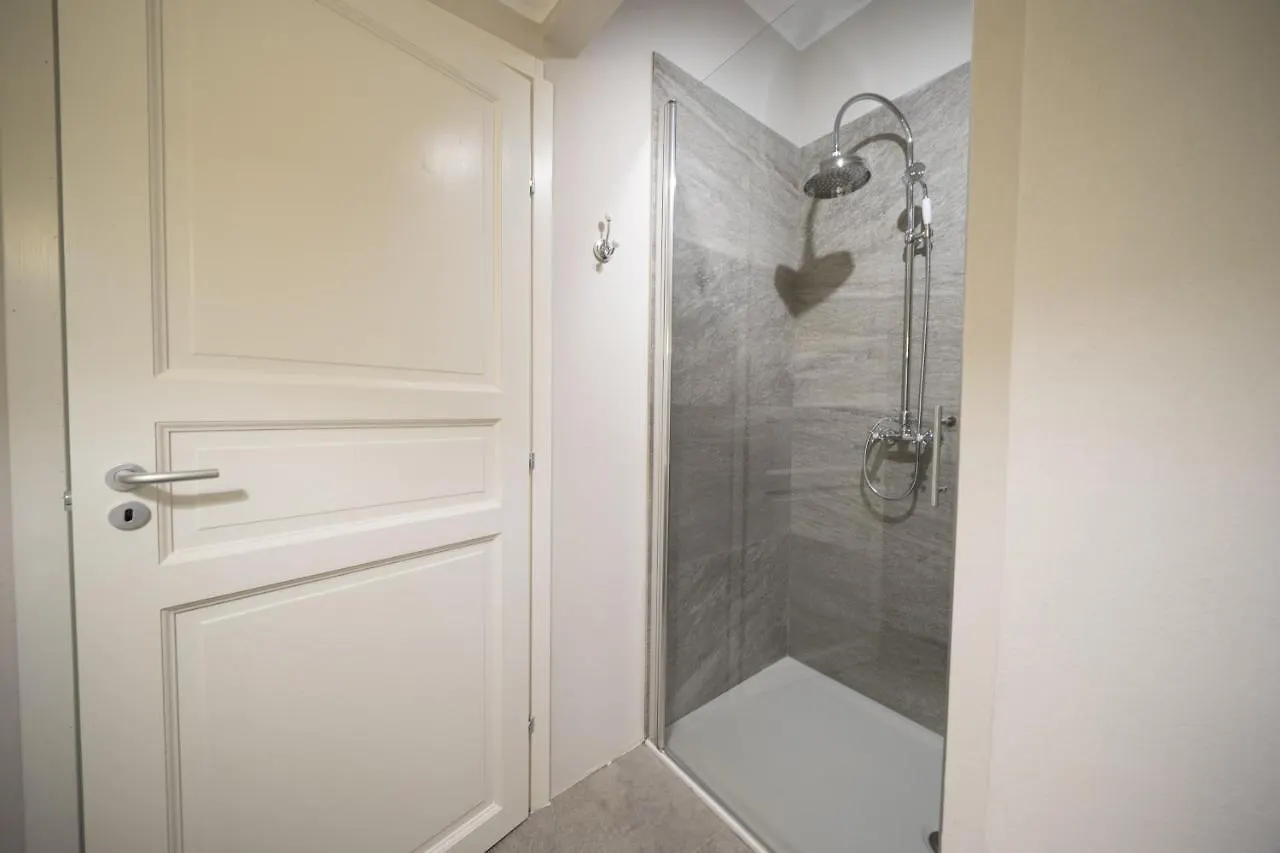 Bnbook Maison Charlotte Lago Maggiore Porto Valtravaglia Apartment