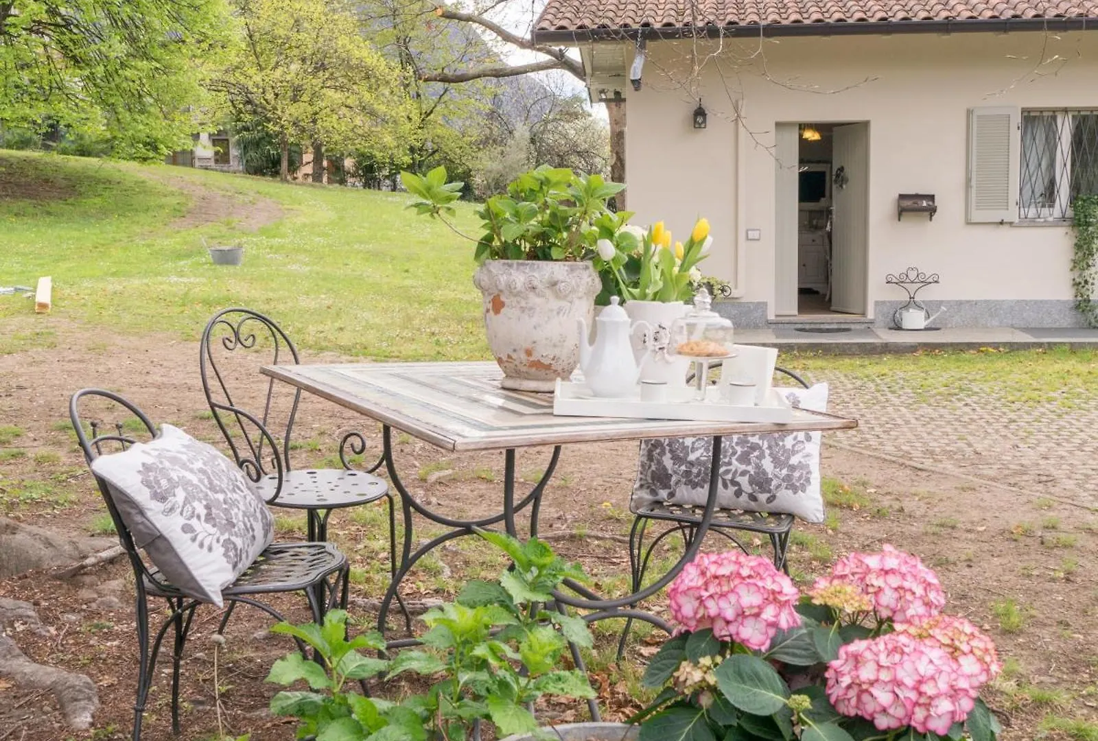 Apartment Bnbook Maison Charlotte Lago Maggiore Porto Valtravaglia